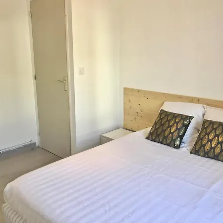 Blue Summer Vibes For 4p, Ac, Parking, Beachfront, Access -5 Apartment *