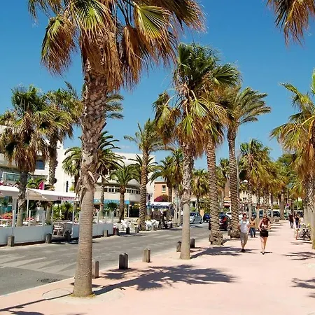 Blue Summer Vibes For 4p, Ac, Parking, Beachfront, Access -5 Apartment *